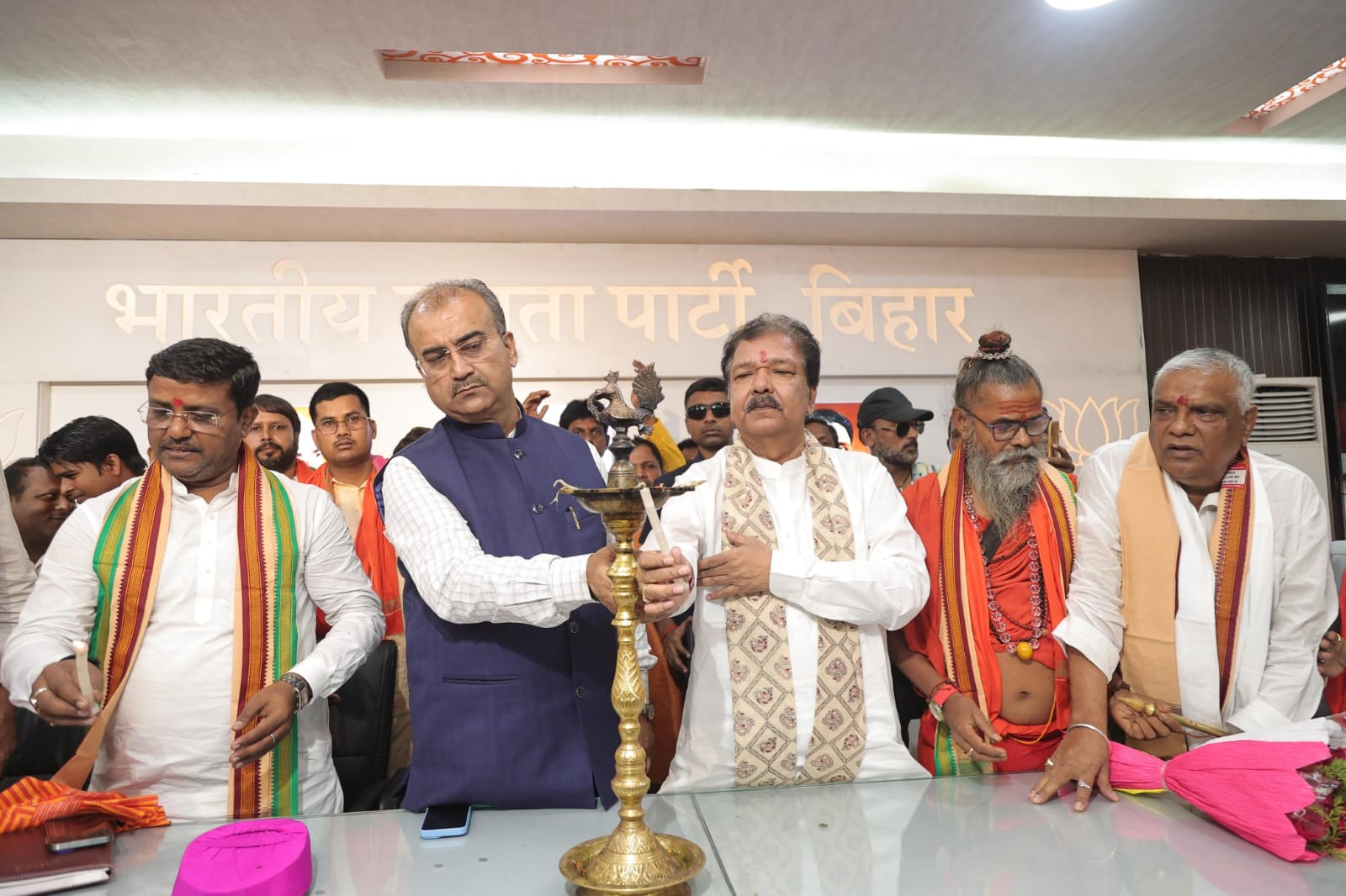 बढ़ई समाज की बैठक में प्रदेश अध्यक्ष  ने कहा – समाज के प्रत्येक वर्ग के उत्थान का प्रयास जारी रहेगा
