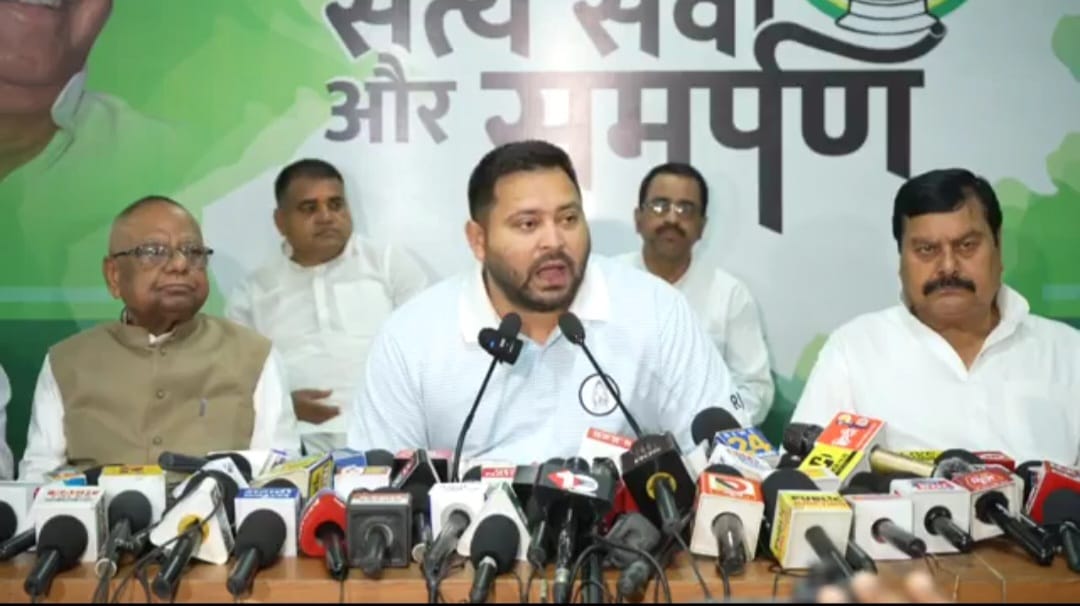 बिहार भ्रष्टाचार और बेरोजगारी के टाईम बम पर बैठा हुआ है, मुख्यमंत्री जी भ्रष्टाचार के मामले पर धृतराष्ट्र की तरह कार्य कर रहे हैं: तेजस्वी प्रसाद यादव