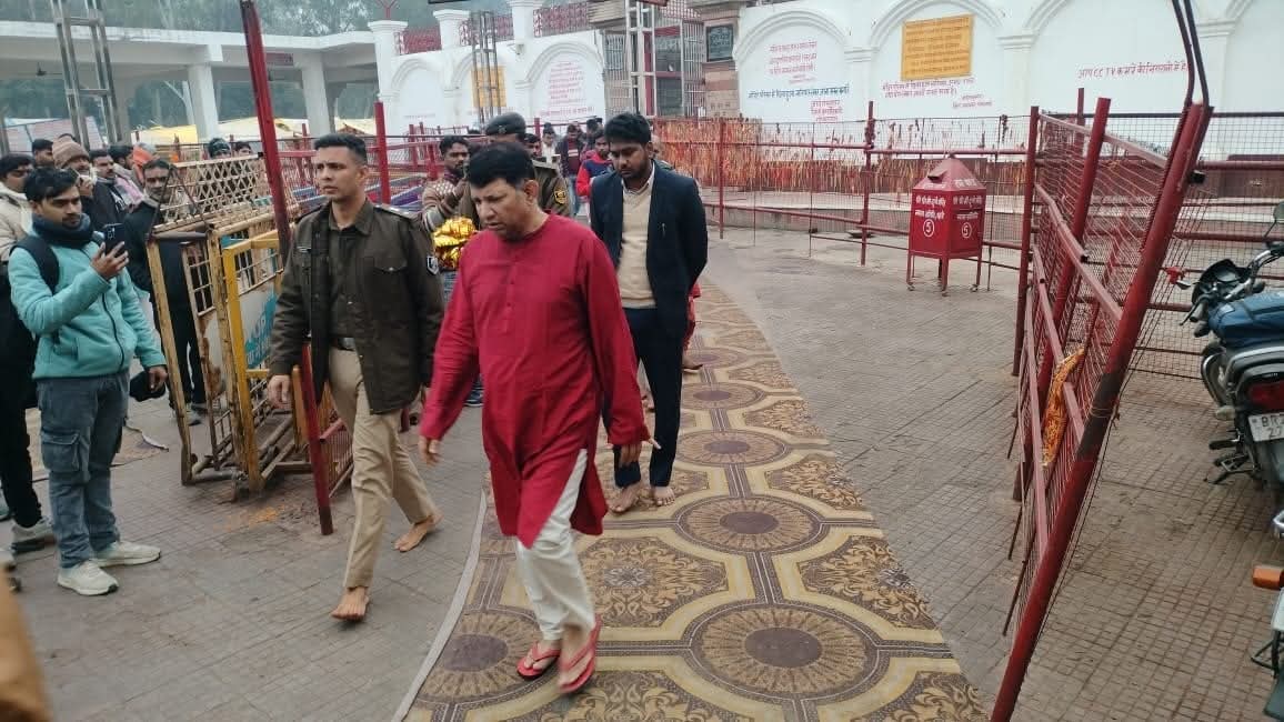 थावे दुर्गा मंदिर पहुंचे प्रधान सचिव सीके अनिल, पूजा-अर्चना कर लिया सुरक्षा व्यवस्था का जायजा