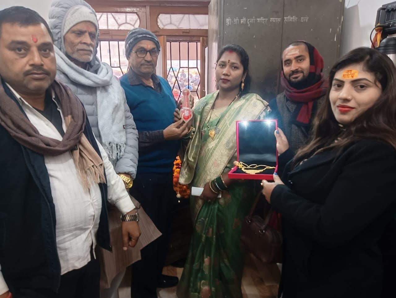 माता के भक्तों ने किया कमाल, अब भक्त आभूषण लेकर पहुंच रहे है मंदिर